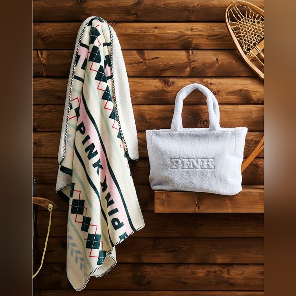 NWT PINK Victoria's Secret Faux-Fur Tote & Cozy-Fleece Blanket